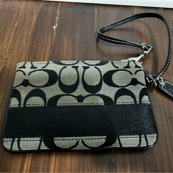 Coach wristlet - vintage - Picture 2 of 3